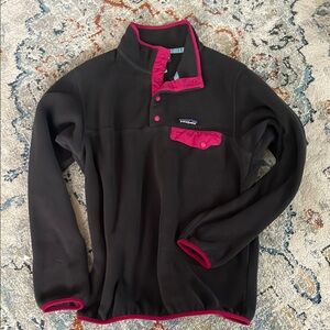 Patagonia Charcoal and Magenta Snap-T Fleece
